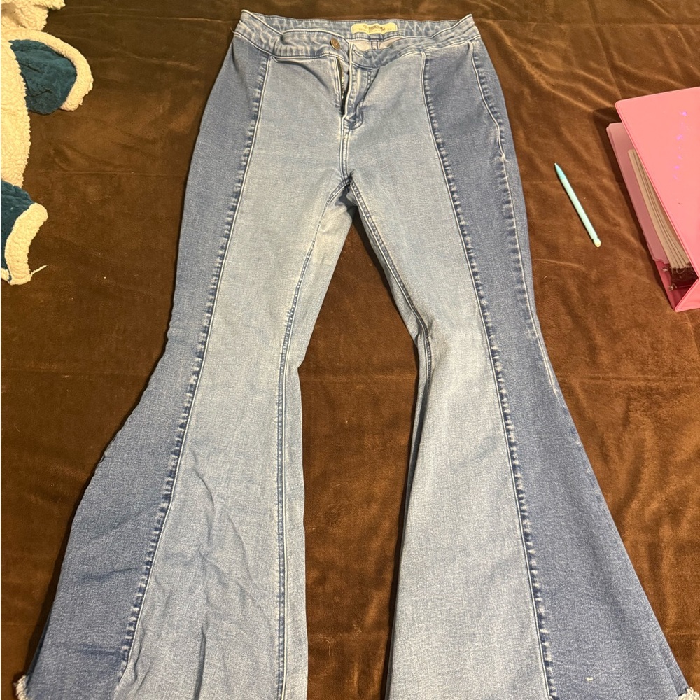 Chic Flare Denim Jeans in Light Blue